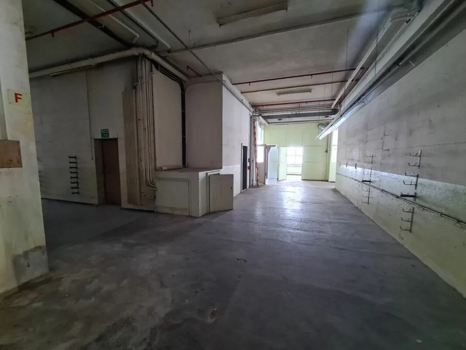 Spazio industriale e commerciale