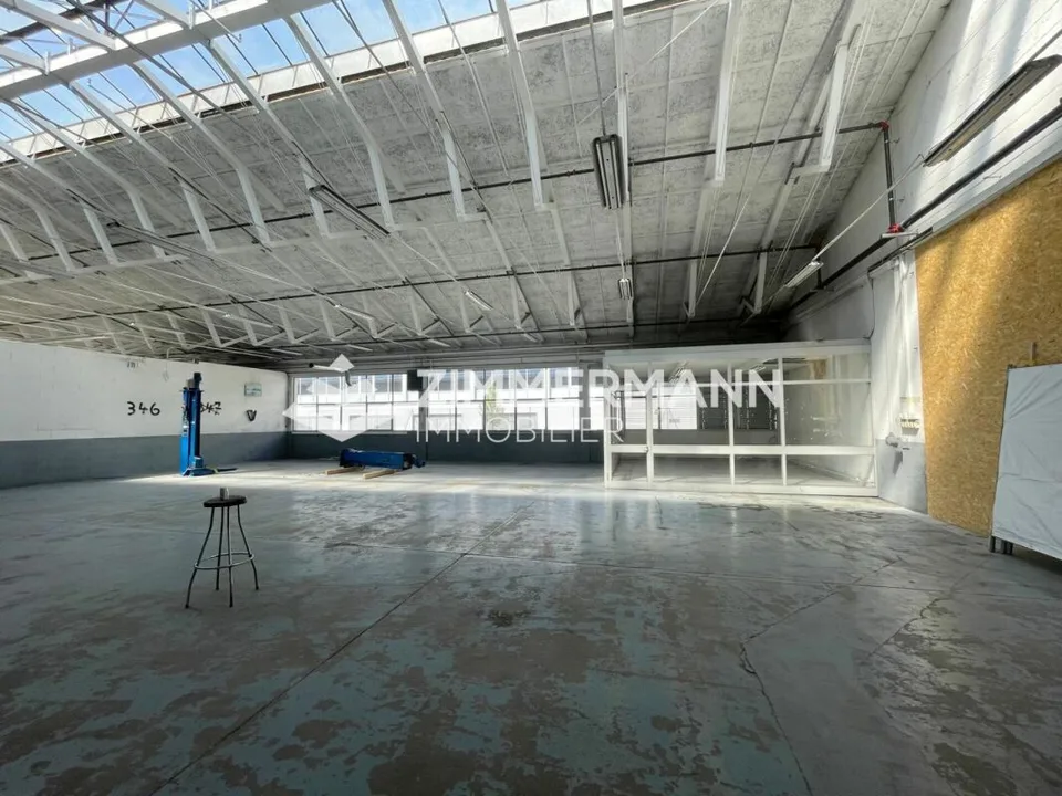 Große Industriefläche von 1.020 m² mit Außenfläche in Meyrin
