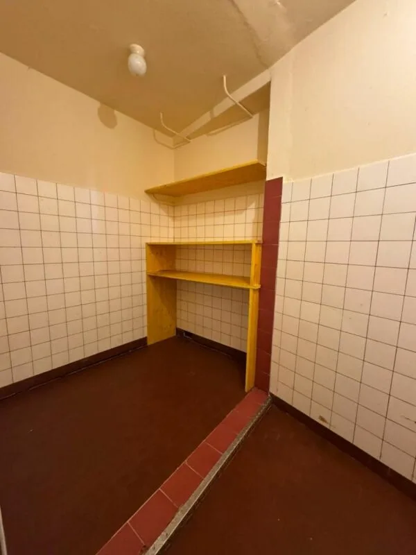 Arcade/Vitrine/Boutique 57 m2 à Ste-Croix