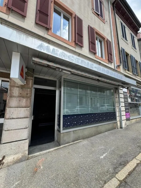 Arcade/Vitrine/Boutique 57 m2 à Ste-Croix