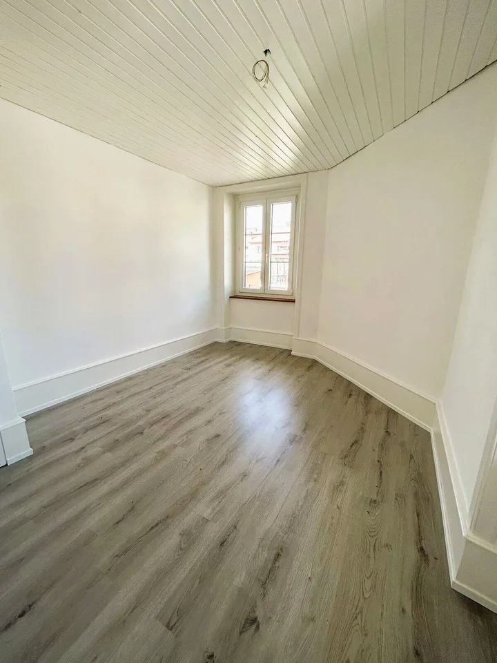 3.5-room apartment on the 2nd floor for rent in Reconvilier – photo 8 of 12