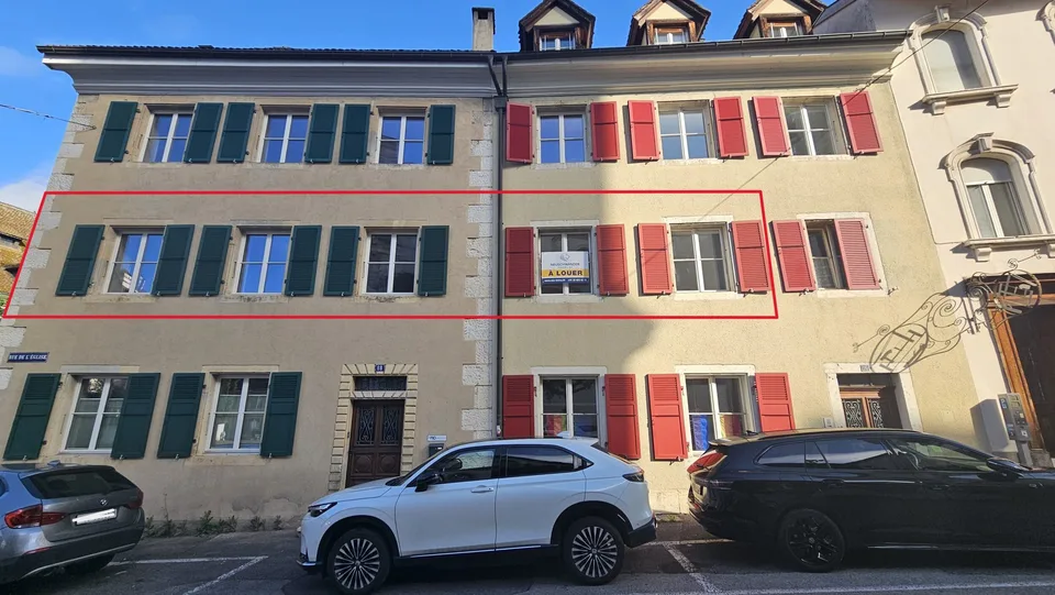 À louer à Delémont dans le centre historique 1 bureau de 4 pièces