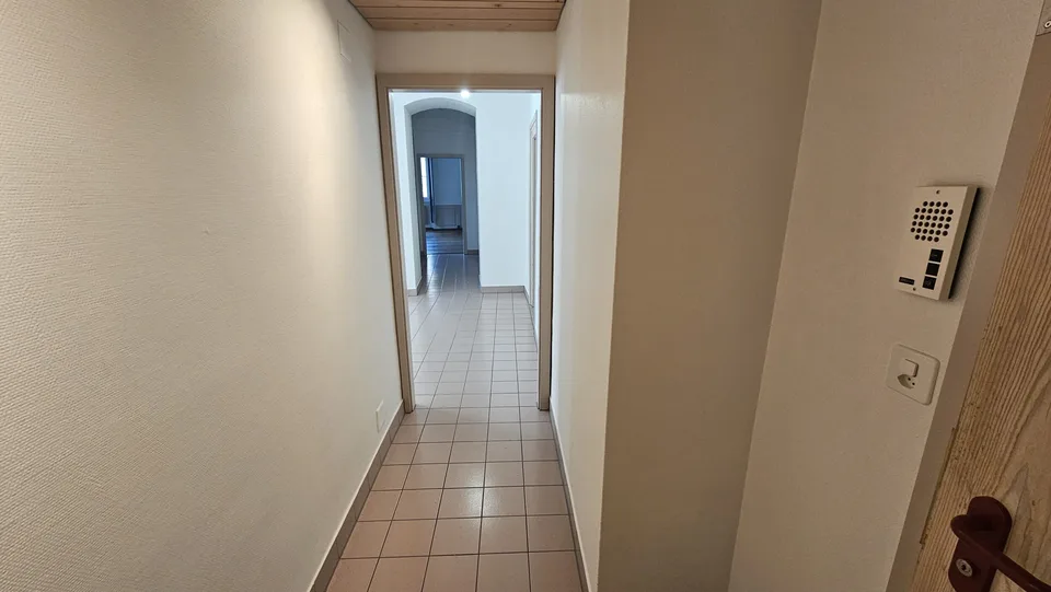 Zu vermieten in Delémont im historischen Zentrum 1 Büro mit 4 Zimmern – Foto 13 von 13