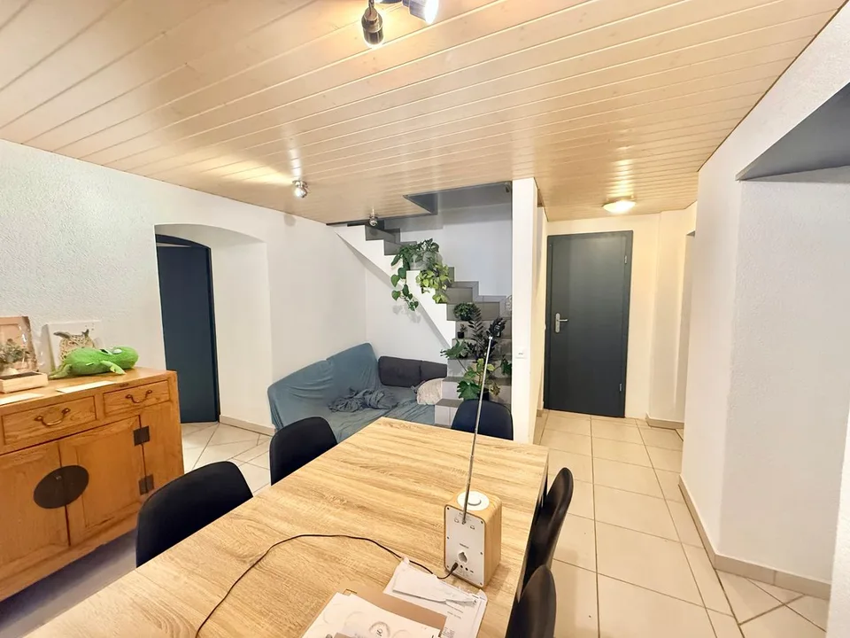 Espace mixte avec appartement 2,5 pièces et atelier - Centre de Tramelan