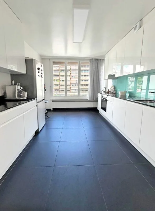 Schöne geräumige Wohnung mit zwei Balkonen – Foto 10 von 13