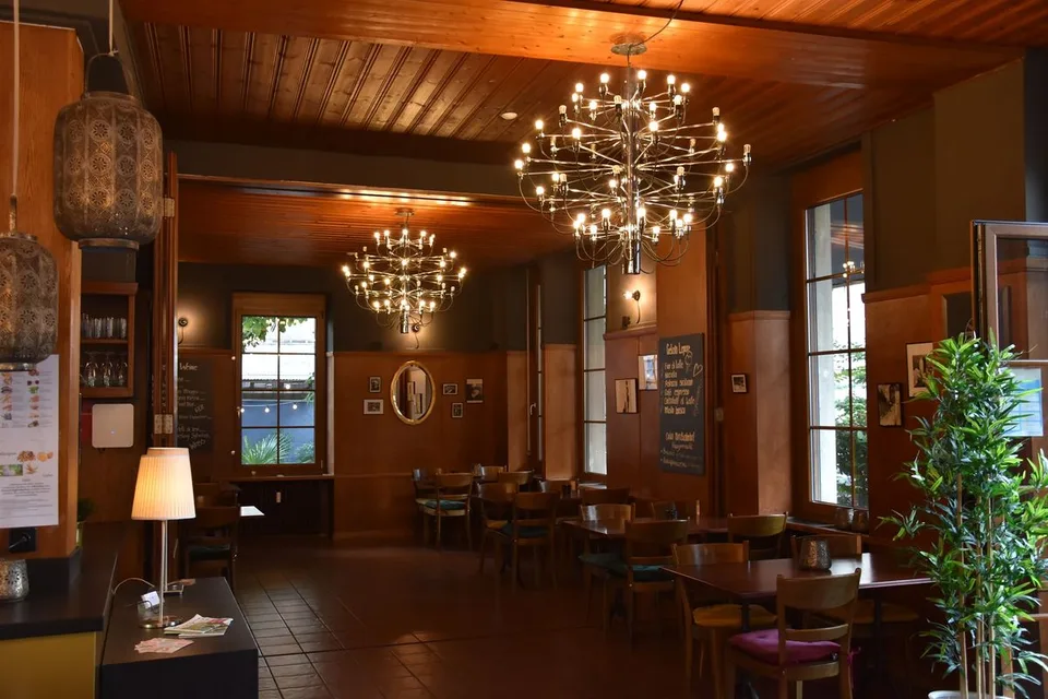 Ampio ristorante con giardino in affitto a Basilea San Giovanni