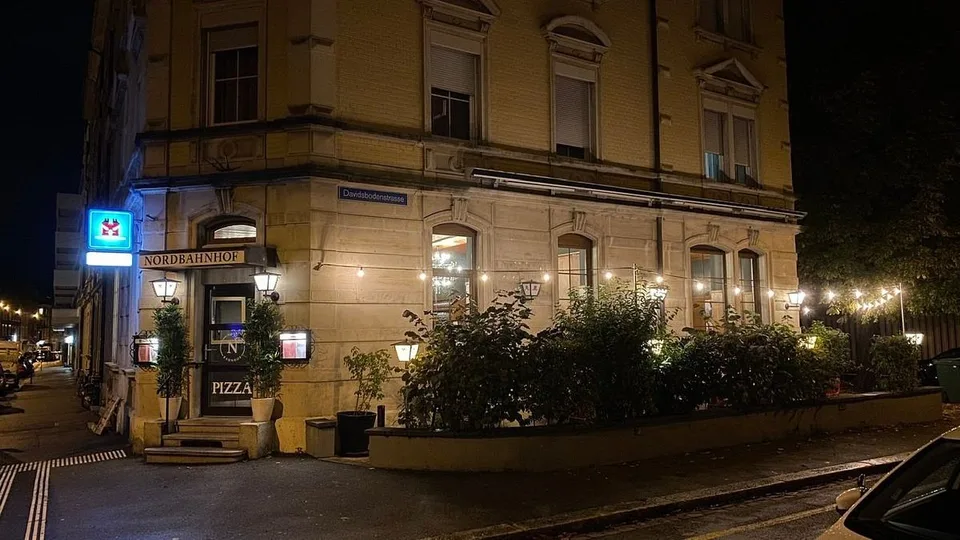 Ampio ristorante con giardino in affitto a Basilea San Giovanni