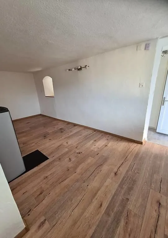 Zu vermieten - 2,5-Zimmer-Wohnung im Herzen des Dorfes Fully