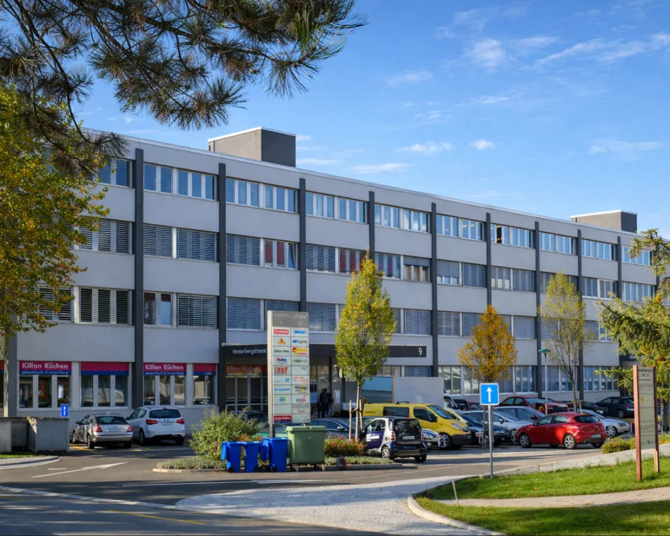 390 m² di spazio ufficio a Cham – molto spazio a condizioni attraenti