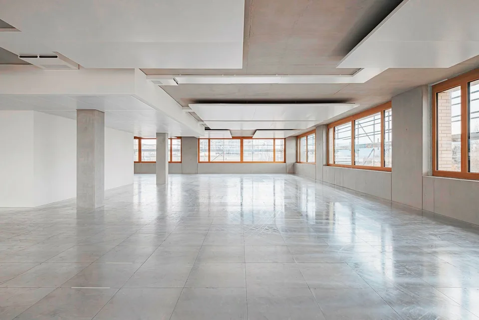 Surface de 923m2 dans le nouvel quartier mixte de Central Malley
