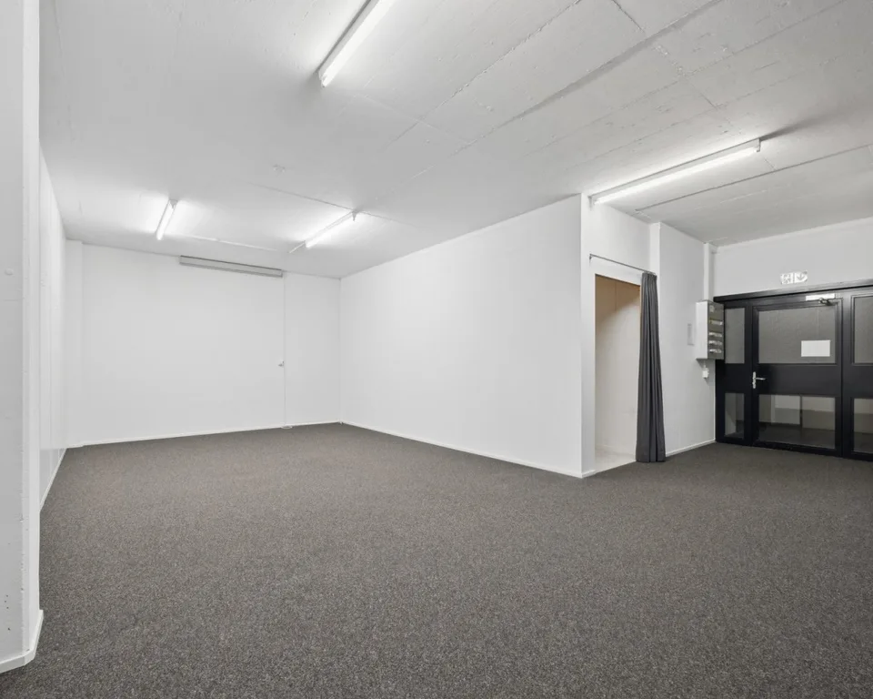 Büro- &amp; Lagerfläche für flexible Nutzung mit Zugang zum Warenlift