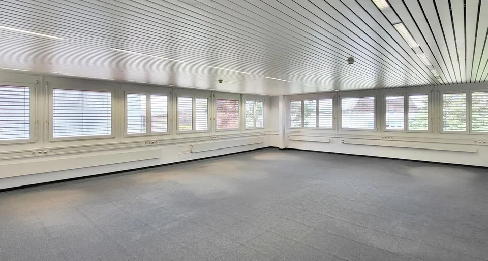 1'101 m² di spazio ufficio in affitto a Wetzikon