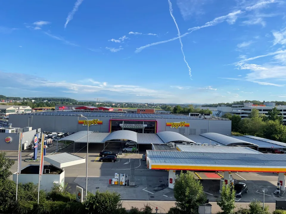 Spazio commerciale e officina di 291m2 nella zona aeroportuale di Rümlang in affitto immediatamente