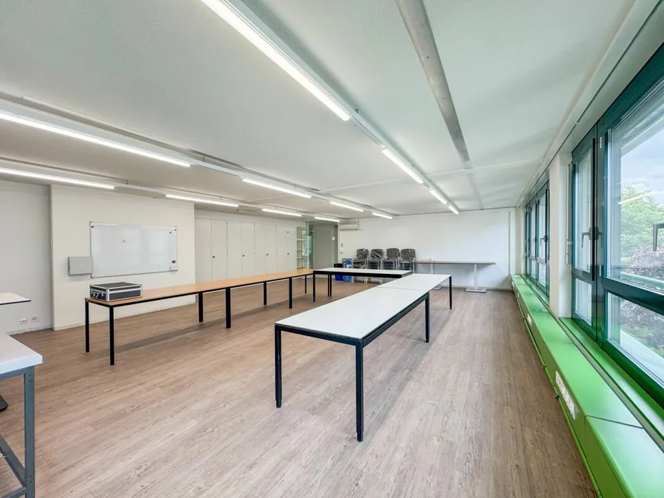 Grosszügige Büro-/Praxisfläche in bester Arbeitsumgebung