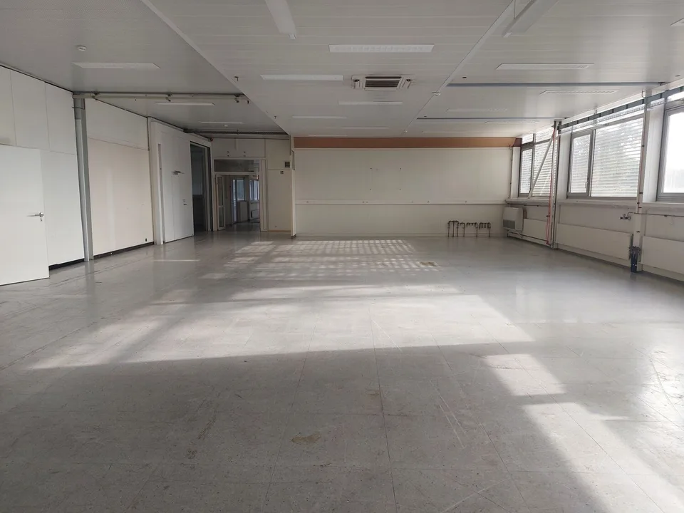 Büro ab 1000 m² zu mieten – Lager / Werkstatt