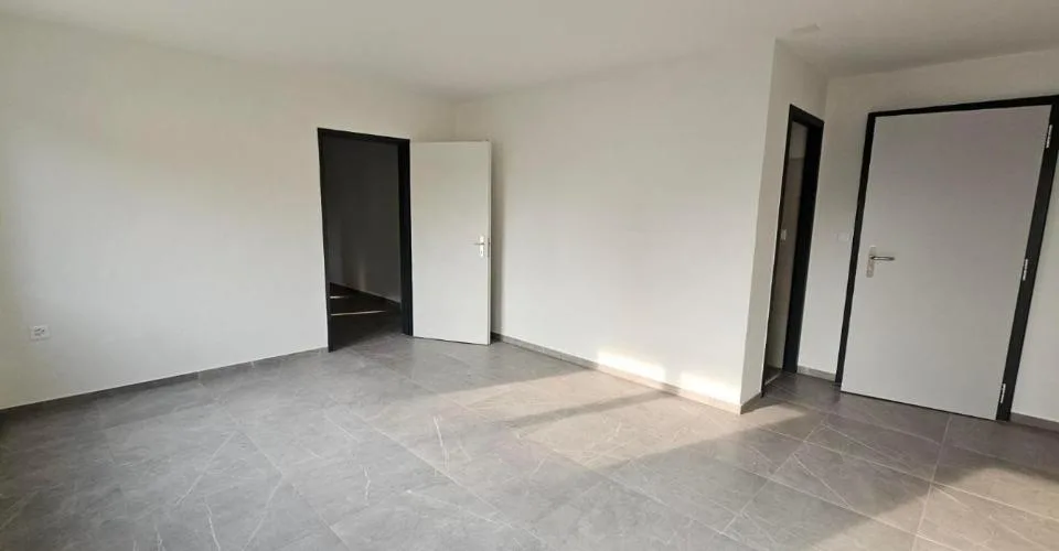 Gemischt genutztes Gebäude 3 Zimmer