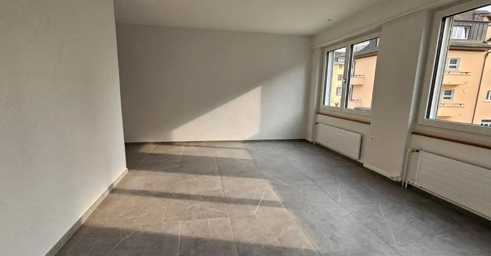 Gemischt genutztes Gebäude 3 Zimmer