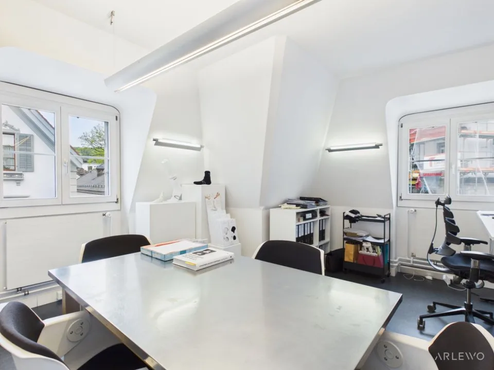 Bureau à une adresse populaire dans la vieille ville de Lucerne