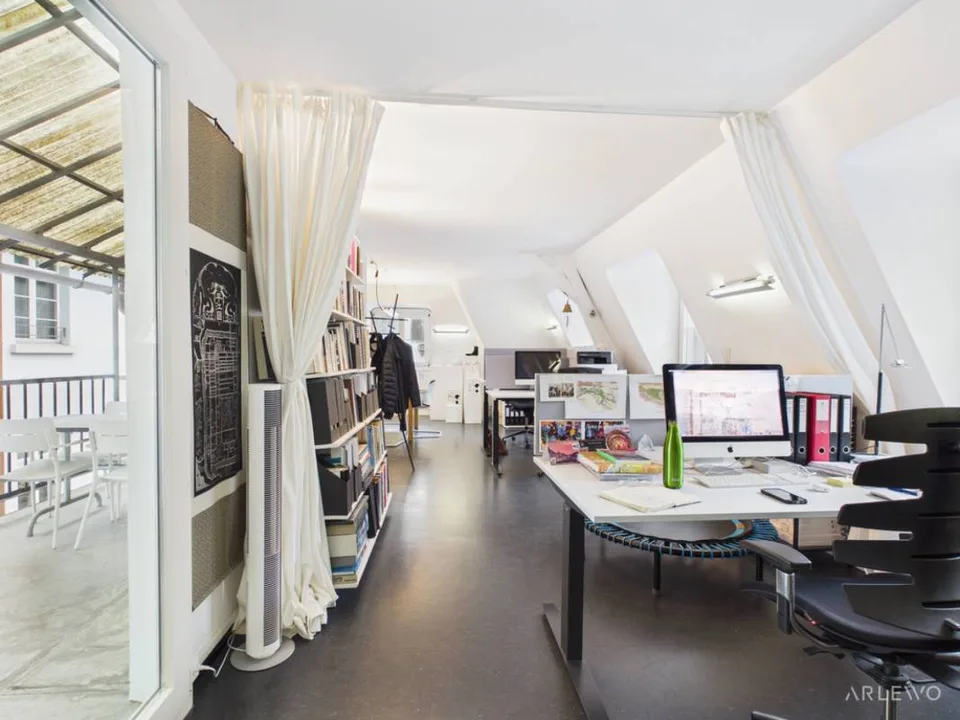 Bureau à une adresse populaire dans la vieille ville de Lucerne