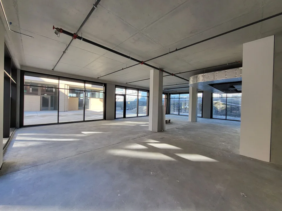 Surface semi‑aménagée d'env. 196 m2