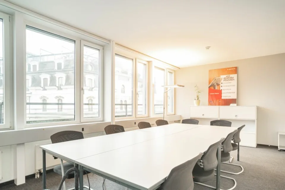 Au cœur de l'action : espace commercial directement à la gare de Lucerne