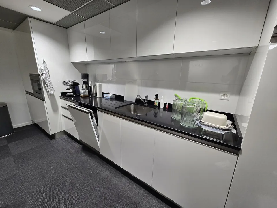 Emplacement optimal – Bureau Plug-and-Play de 190m2