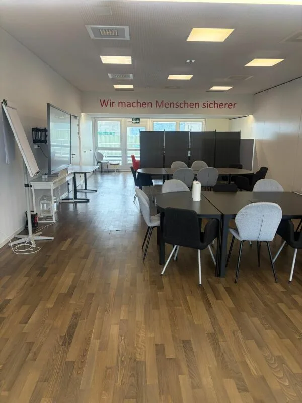 Representative office space including generous roof terrace