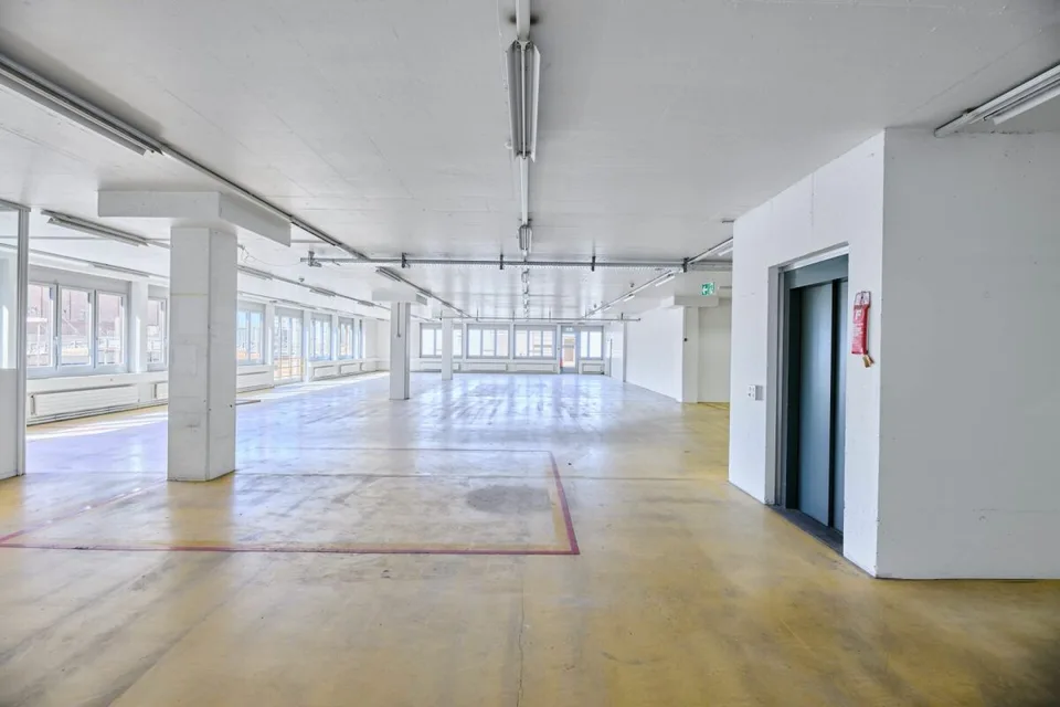 Vielfältige Nutzungsfläche in Basel - Flexibel und Praktisch!