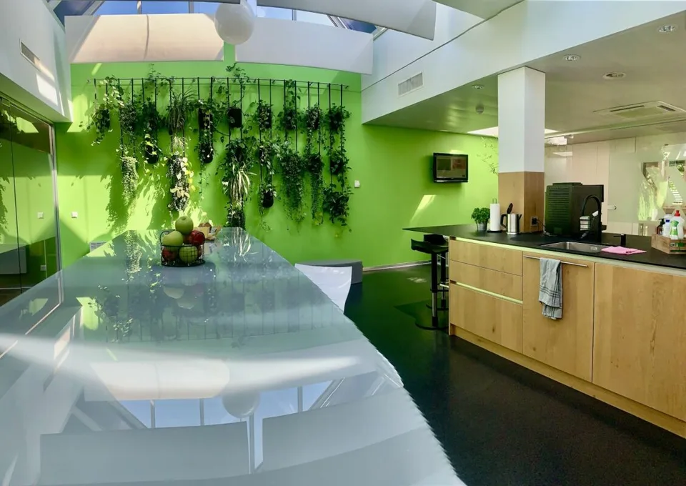 Immeuble de standing bureaux très bon état à louer à Crissier proche de l'autoroute