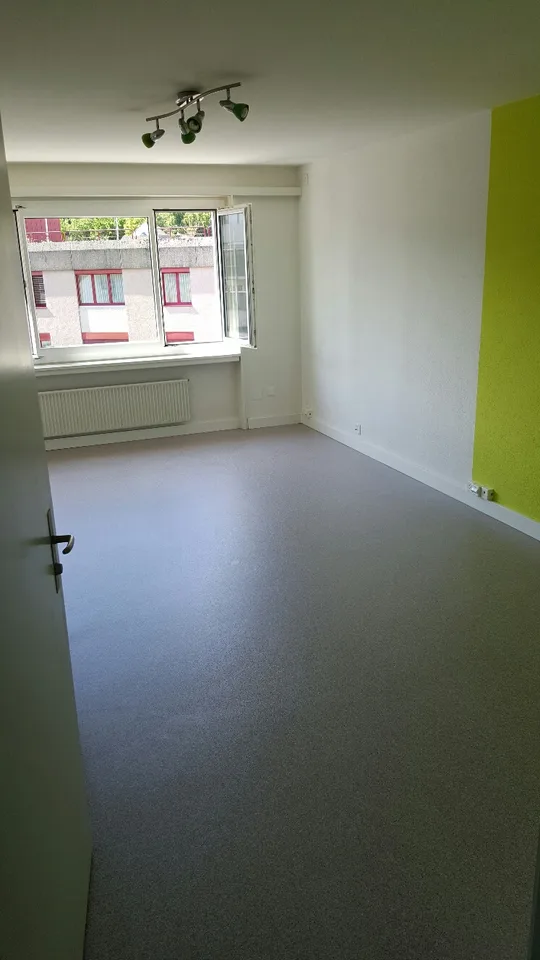 Ufficio - Spazio per Pratiche - Spazio Atelier Direttamente alla Stazione!