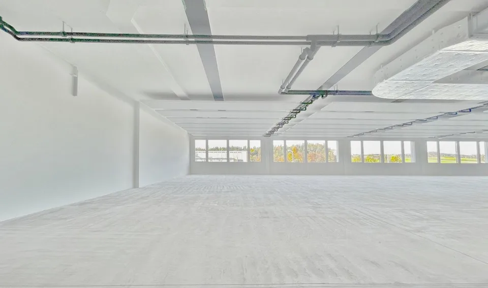 "Letzte Büro-Teilfläche - unweit Bahnhof Root-D4!"