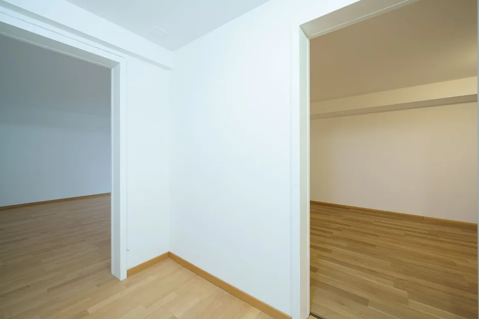 Bureau à louer - 55 m² dans un emplacement central à Bottmingen