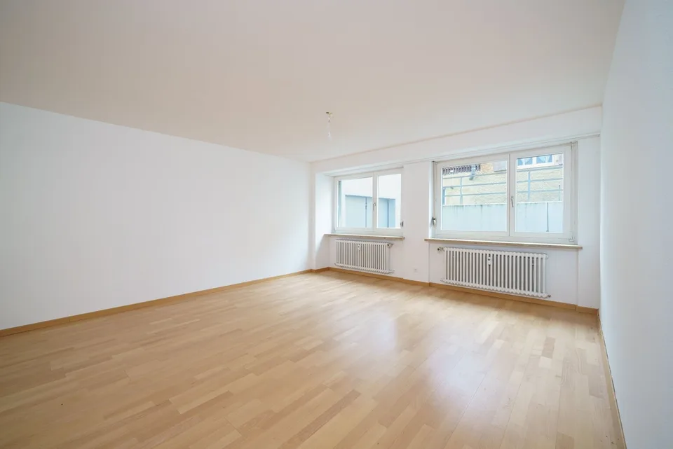 Bureau à louer - 55 m² dans un emplacement central à Bottmingen