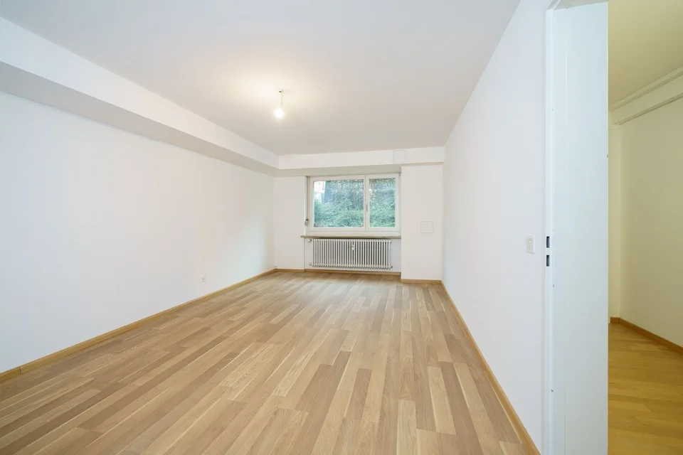 Bureau à louer - 55 m² dans un emplacement central à Bottmingen