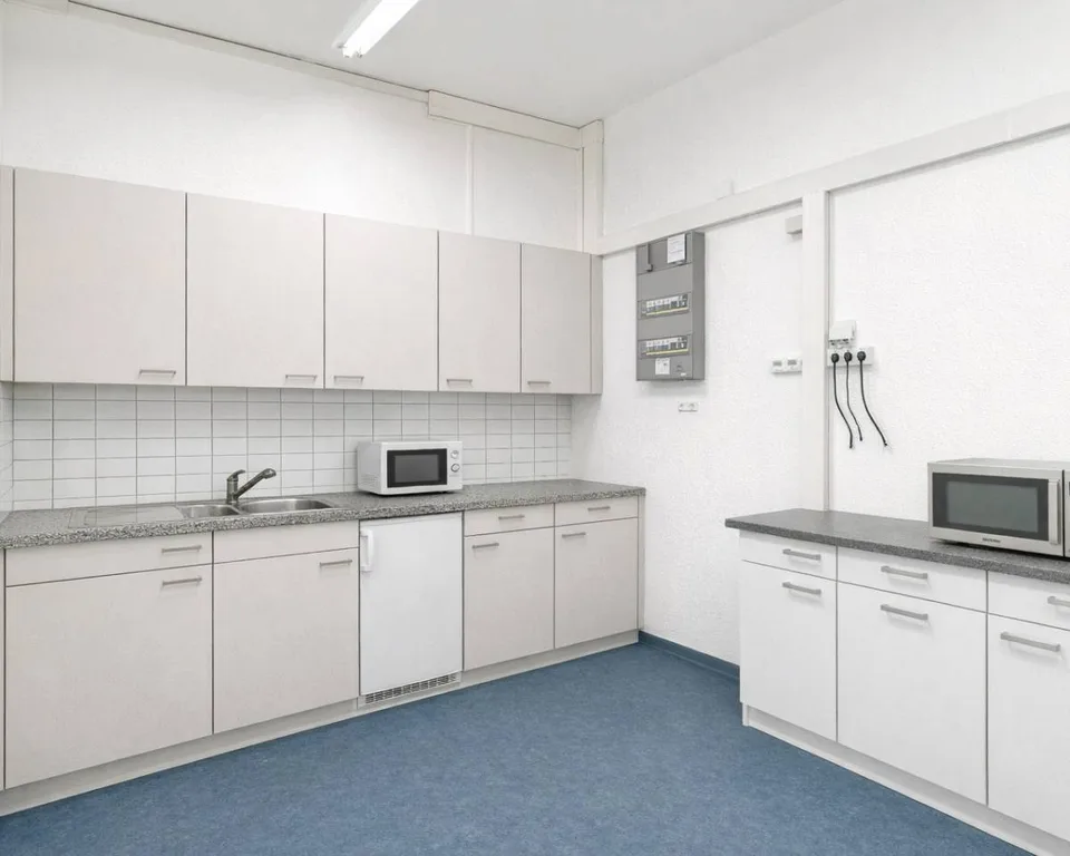 Produktions- und Lagerfläche mit Büro – Foto 11 von 12