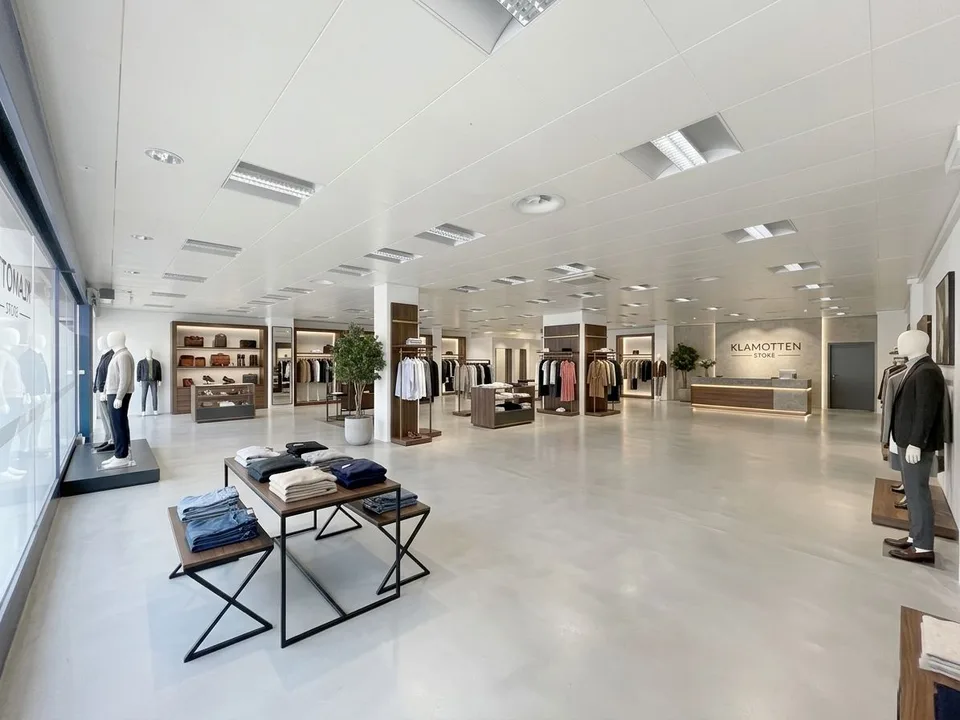 Spazio commerciale in una posizione prominente con alto traffico - SOLO PIANO TERRA!