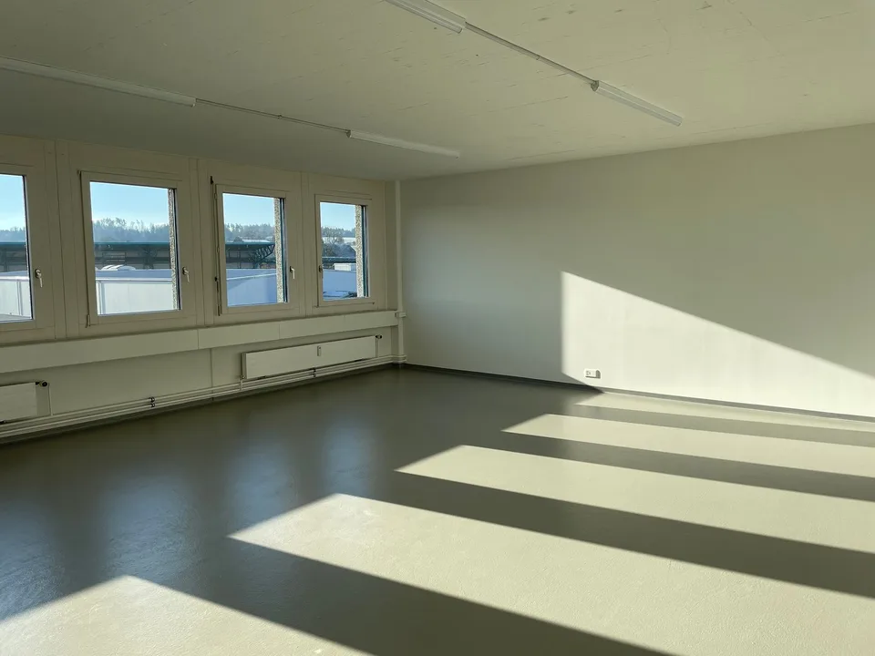 Büro-, Gewerberaum mit 85m2 im Flughafengebiet Rümlang zu vermieten ab sofort