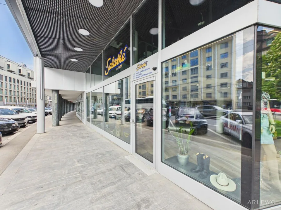 Schaufenster am Pilatusplatz