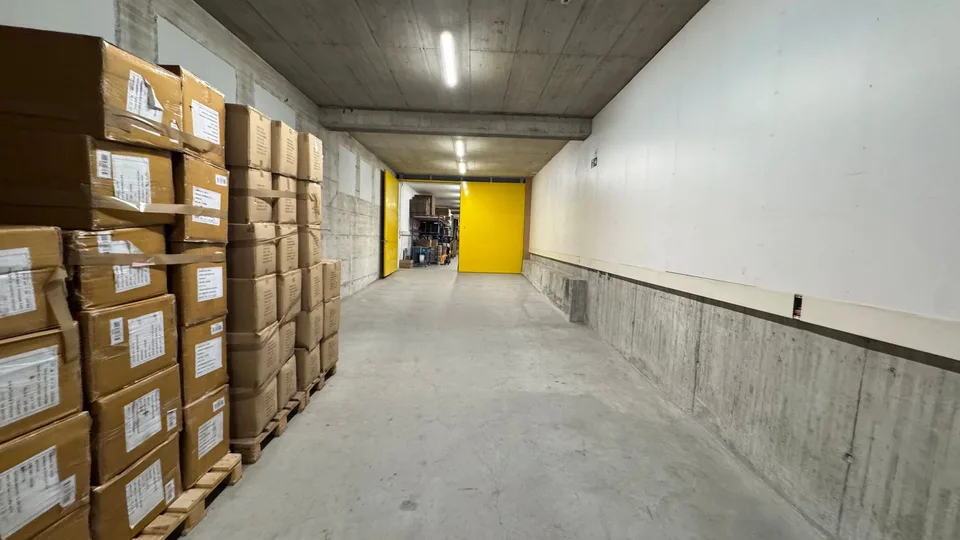 Spazio di stoccaggio pratico nella zona industriale di Burgdorf