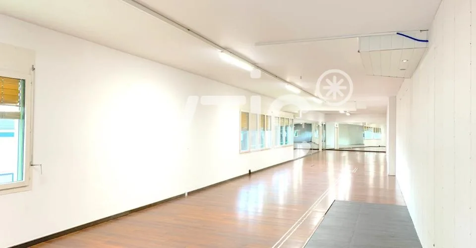 Locaux, bureaux, atelier de 336 m2 à louer à Villeneuve – Foto 6 von 14
