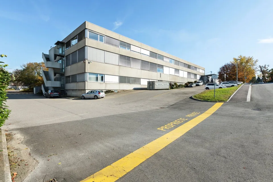 77 m² Lagerfläche zu vermieten in Ecublens