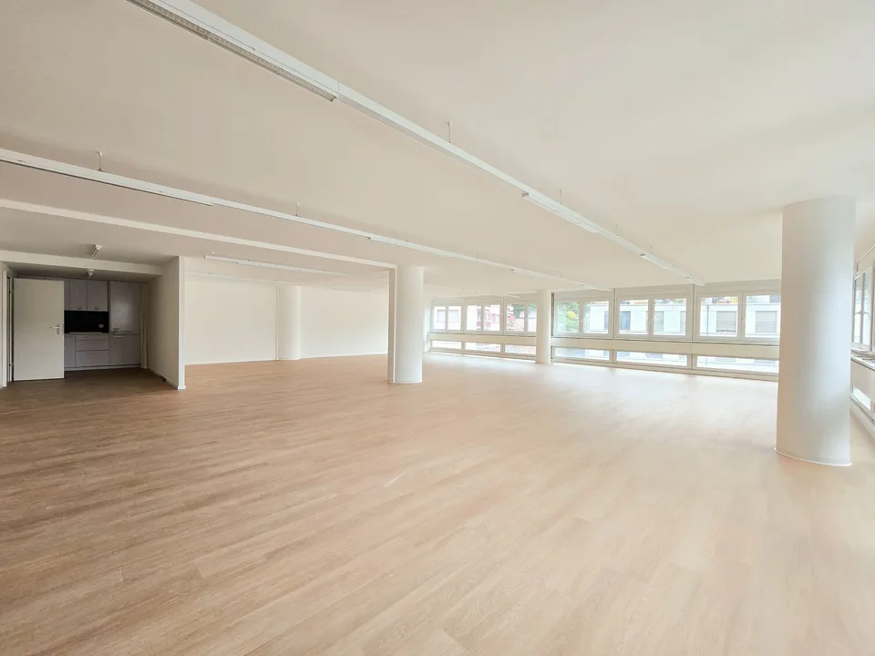 Renoviertes Büro von 230m2 – Stadtzentrum von Lausanne