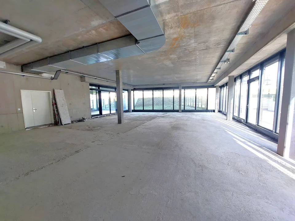 Geschäftsfläche im Erdgeschoss von ca. 210 m2 – Nähe Einkaufsmöglichkeiten