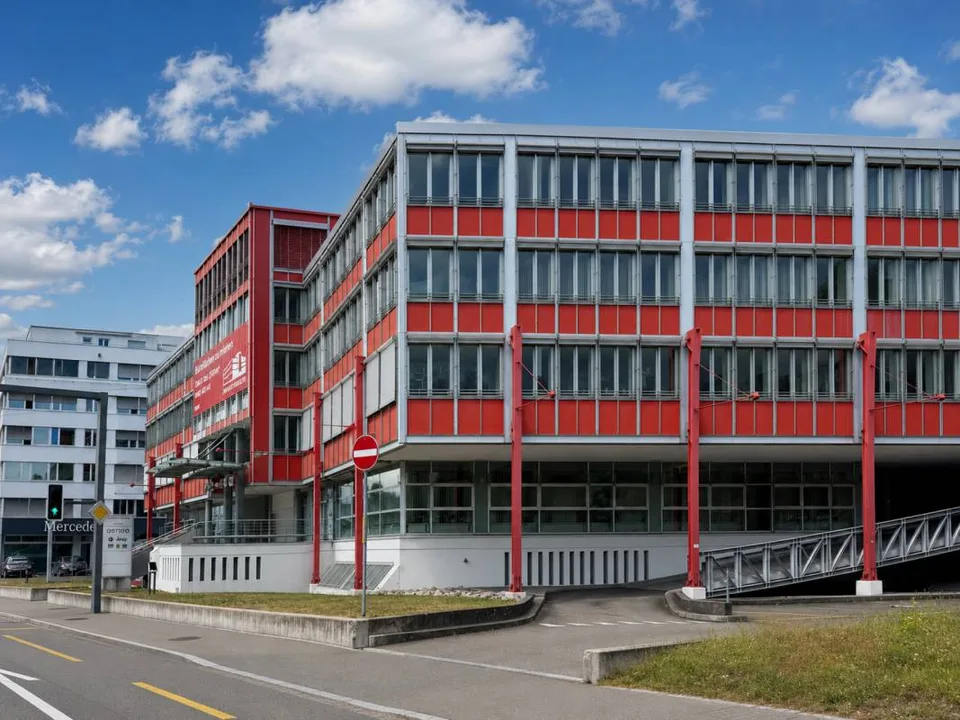 Il tuo ufficio con massima visibilità sulla Zürcherstrasse