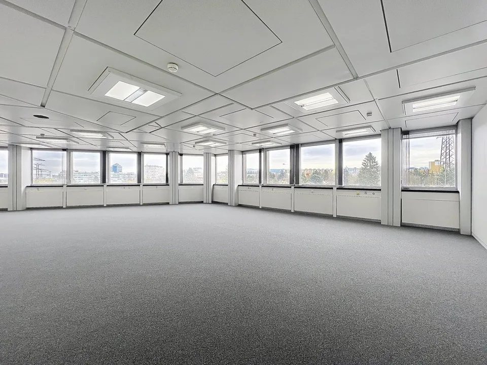 Renovierte Bürofläche von 730 m2 im 4. Stock