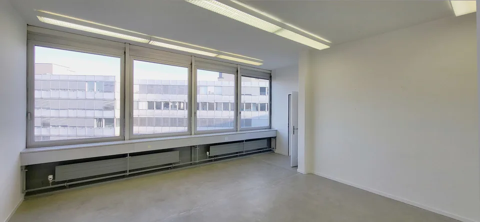 Spazio commerciale pronto per essere abitato con un carico di pavimento di 1.000 kg/m²!