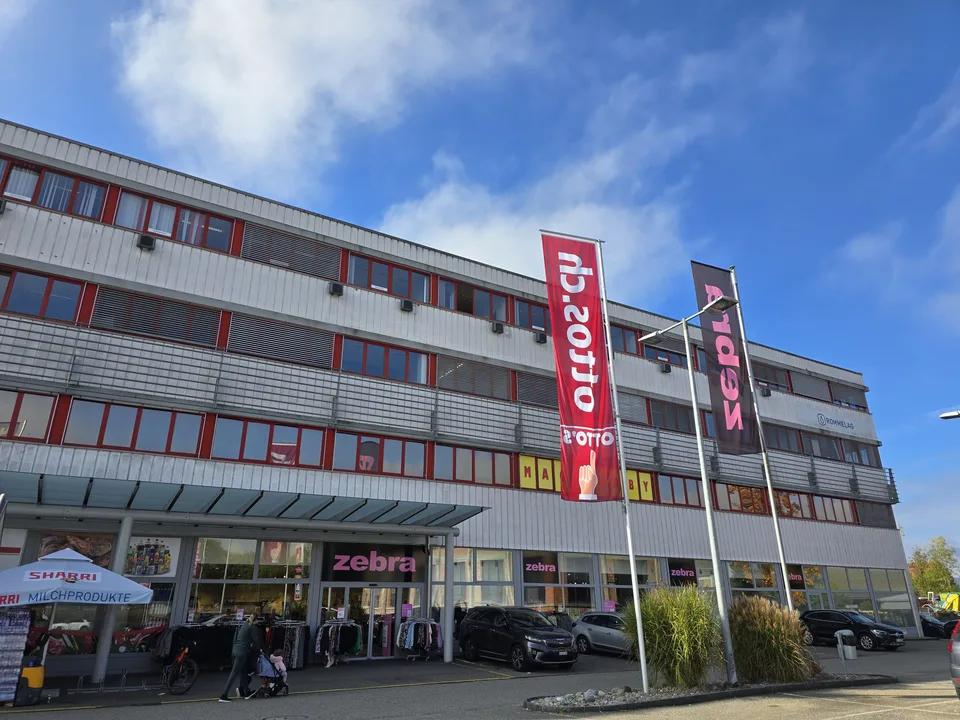 Espace commercial spacieux à Buchs AG