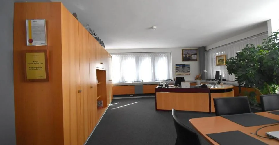 Commercial 5 rooms