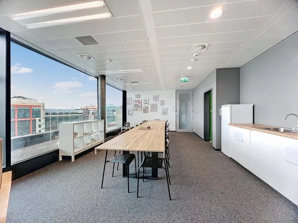 Helles und geräumiges Büro mit High-End-Services