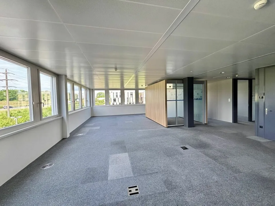 Superficie ufficio splendida da 350 a 1500 m2 in un ambiente molto bello e accessibile: CFF &amp; Autostrada